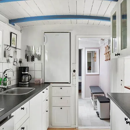 4802-ronne-stampen-vej-2-hus-11 * Rønne