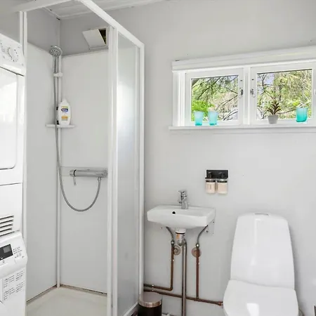 4802-ronne-stampen-vej-2-hus-11 Nyaraló *